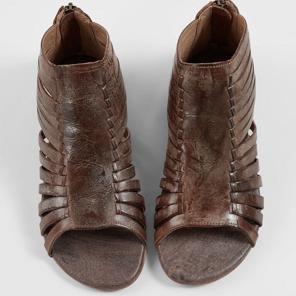 Roan by Bed|Stu Pearl Sandals - Picture 4 of 8